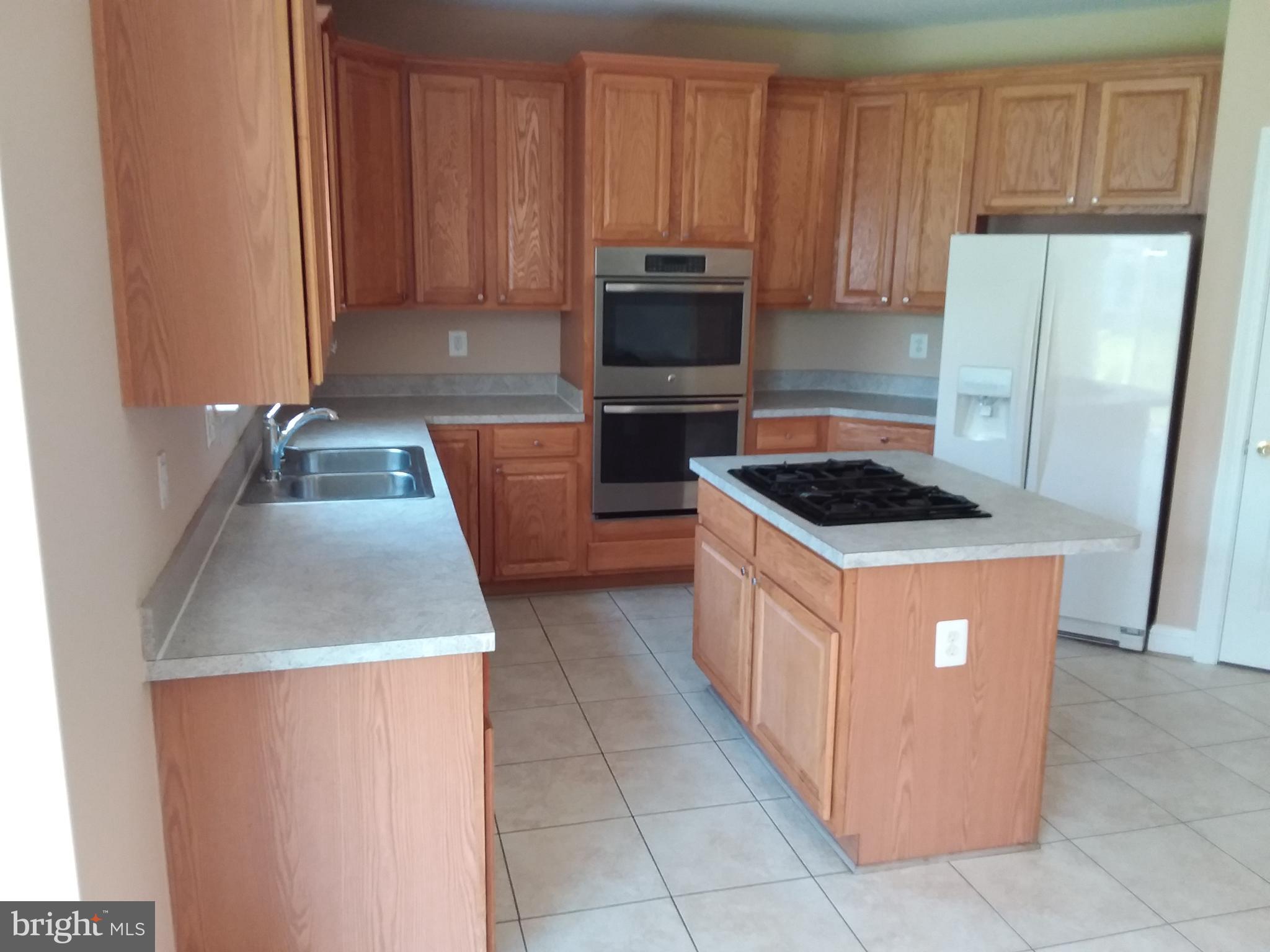 2107 Medinah Ridge Road Accokeek, MD 20607 - Photo 9 of 50 kitchen