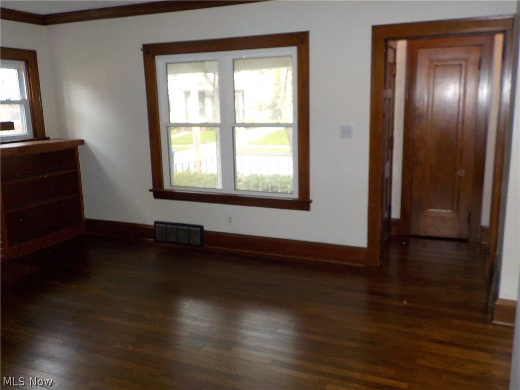 15621 Greenway Road Cleveland, OH 44111 - Photo 16 of 33 Gallery Image 16