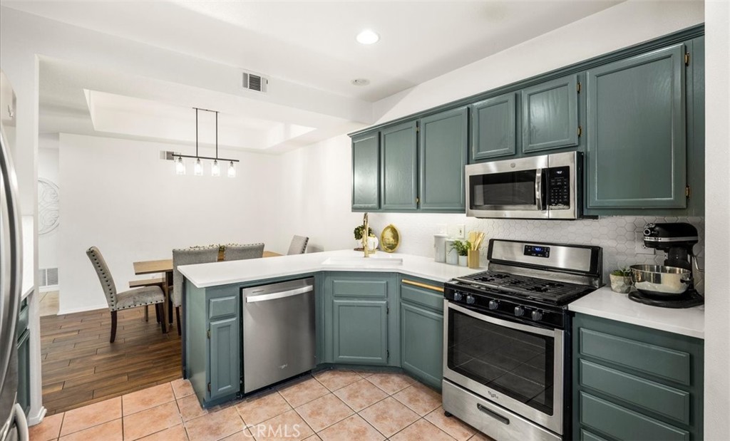 13077 Vía Salvia Riverside, CA 92503 - Photo 15 of 41