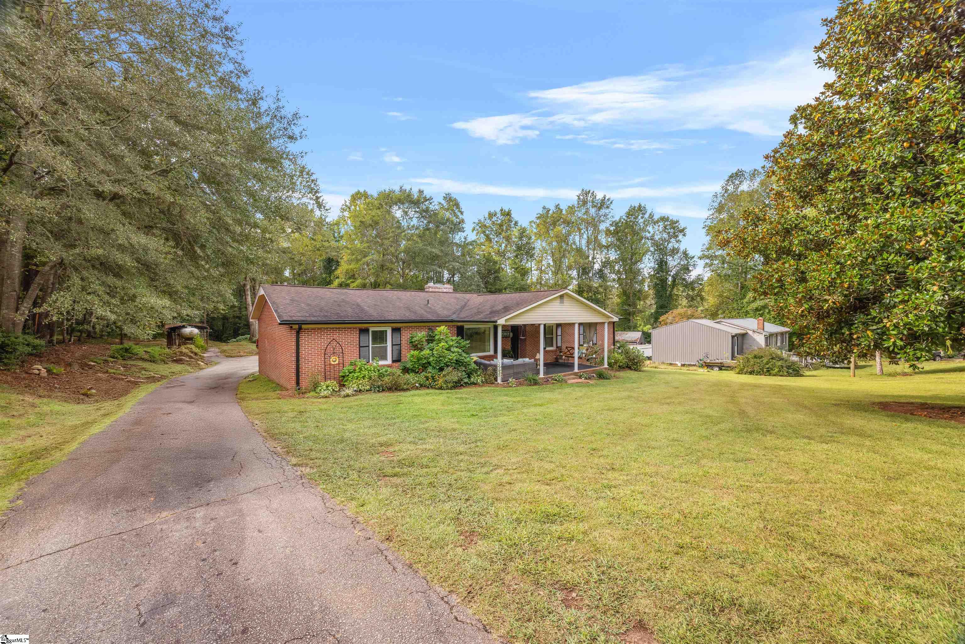 581 Red Hill Road Pickens, SC 29671 - Photo 2 of 29
