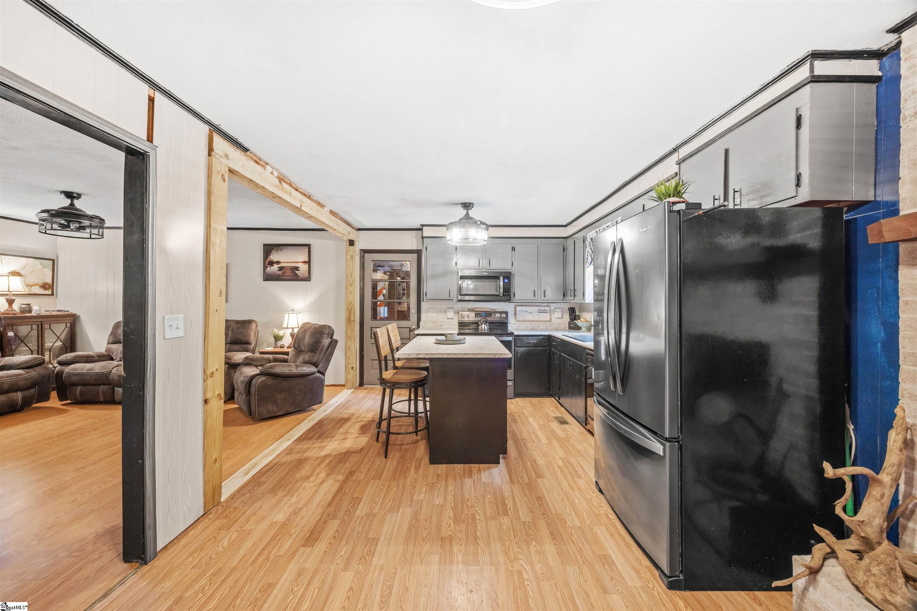 581 Red Hill Road Pickens, SC 29671 - Photo 6 of 29