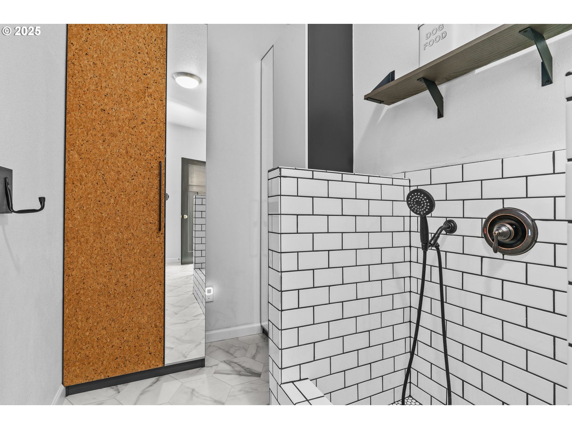 2187 East Madison Avenue Cottage Grove, OR 97424 - Photo 13 of 41 a bathroom with a shower