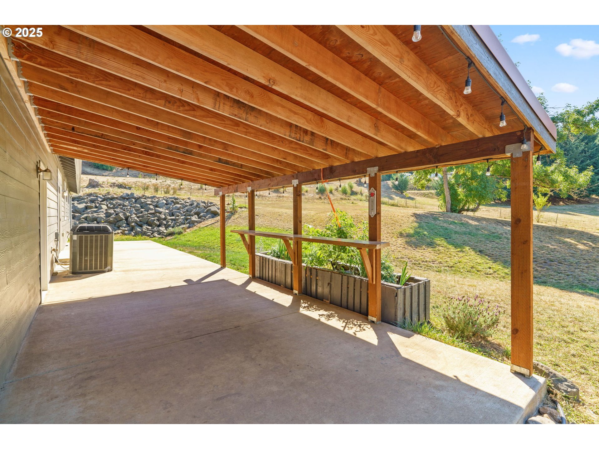2187 East Madison Avenue Cottage Grove, OR 97424 - Photo 24 of 41 a view of an empty room with a large window
