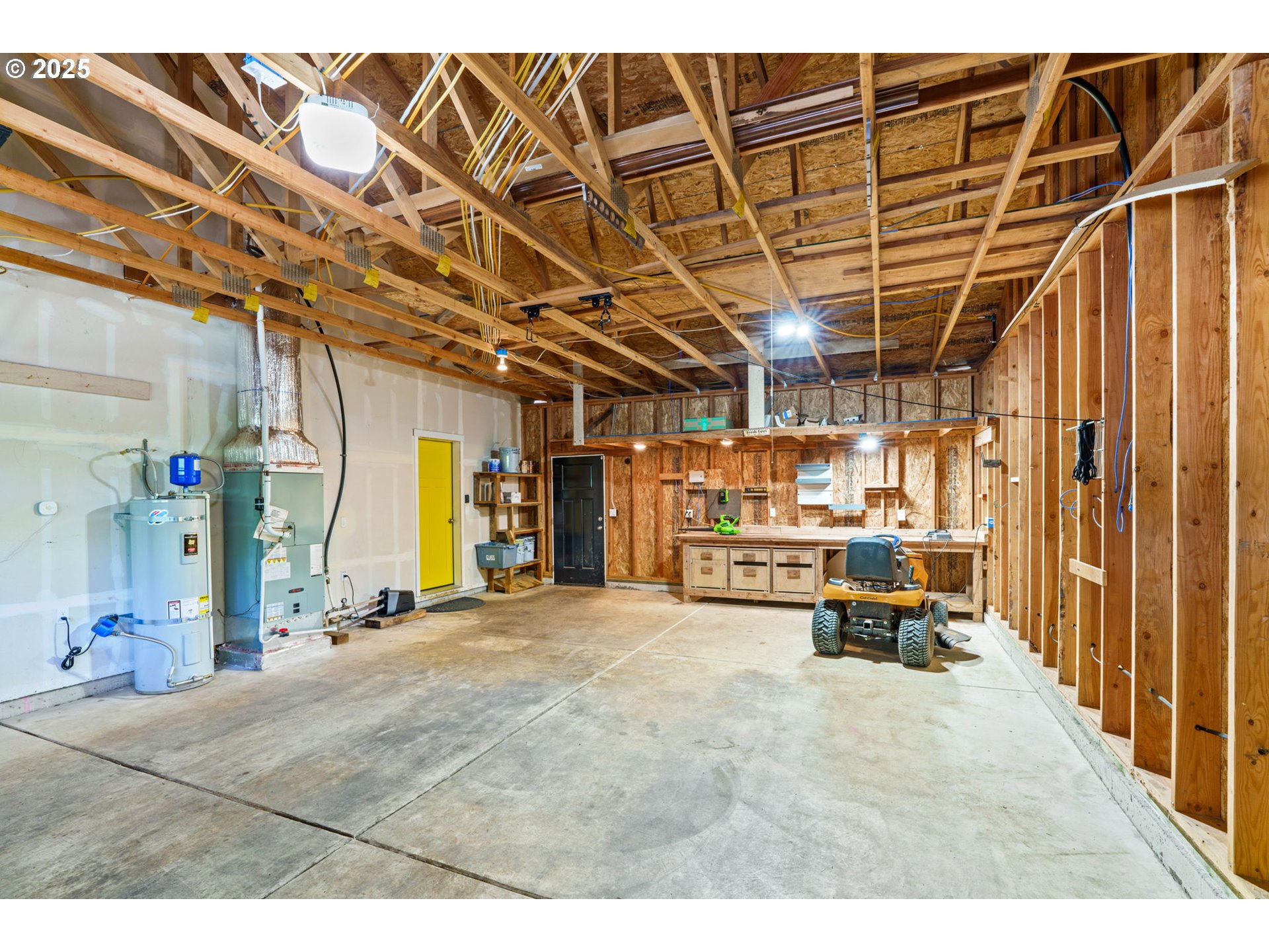 2187 East Madison Avenue Cottage Grove, OR 97424 - Photo 33 of 41 a view of a room with wooden walls