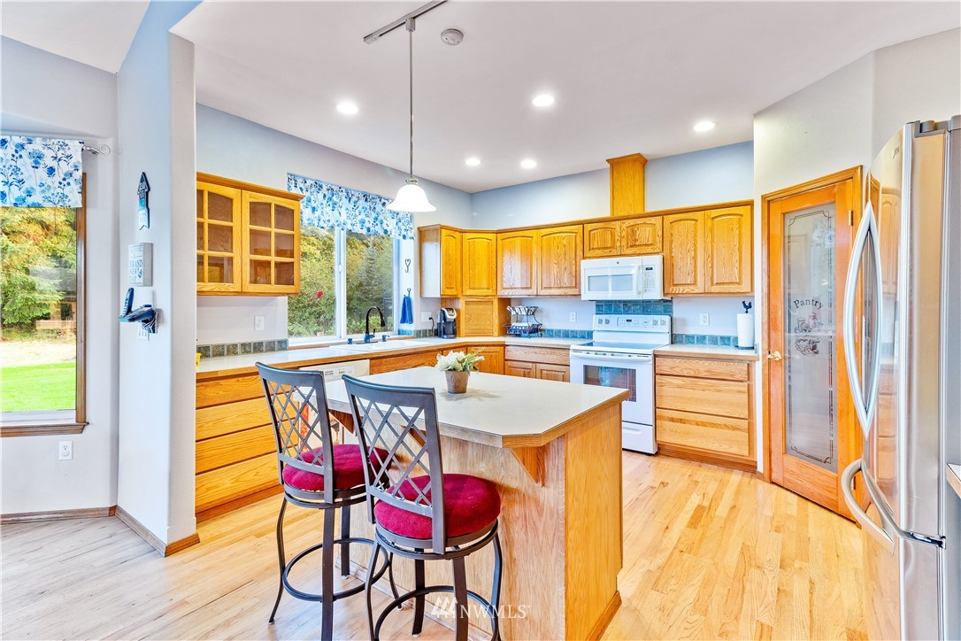 8732 Littlerock Road Southwest Olympia, WA 98512 - Photo 10 of 30 Gallery Image 10