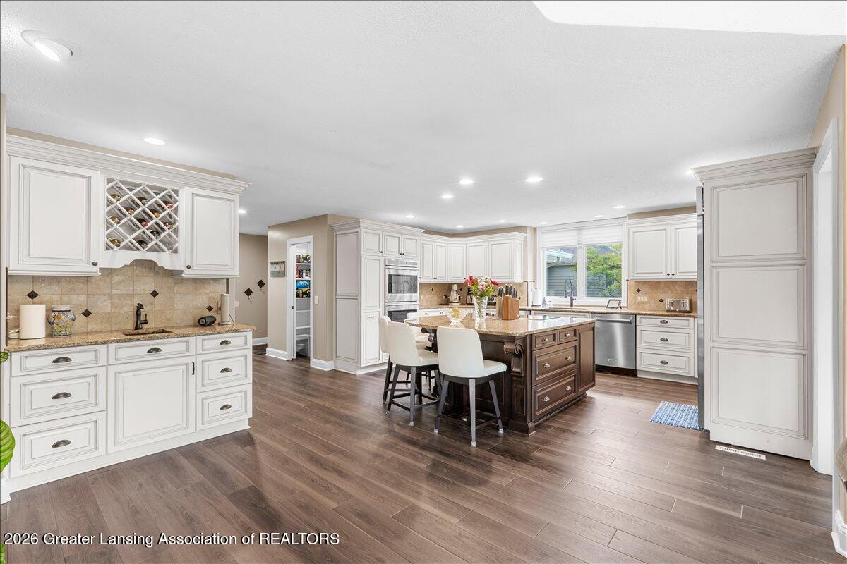 410 West Spring Meadows Lane Dewitt, MI 48820 - Photo 18 of 89 026-Media Jett - 75