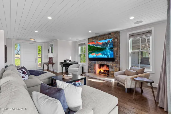 $4,990,000 | 6355 South Weaver Loop, Harrison, ID 83833