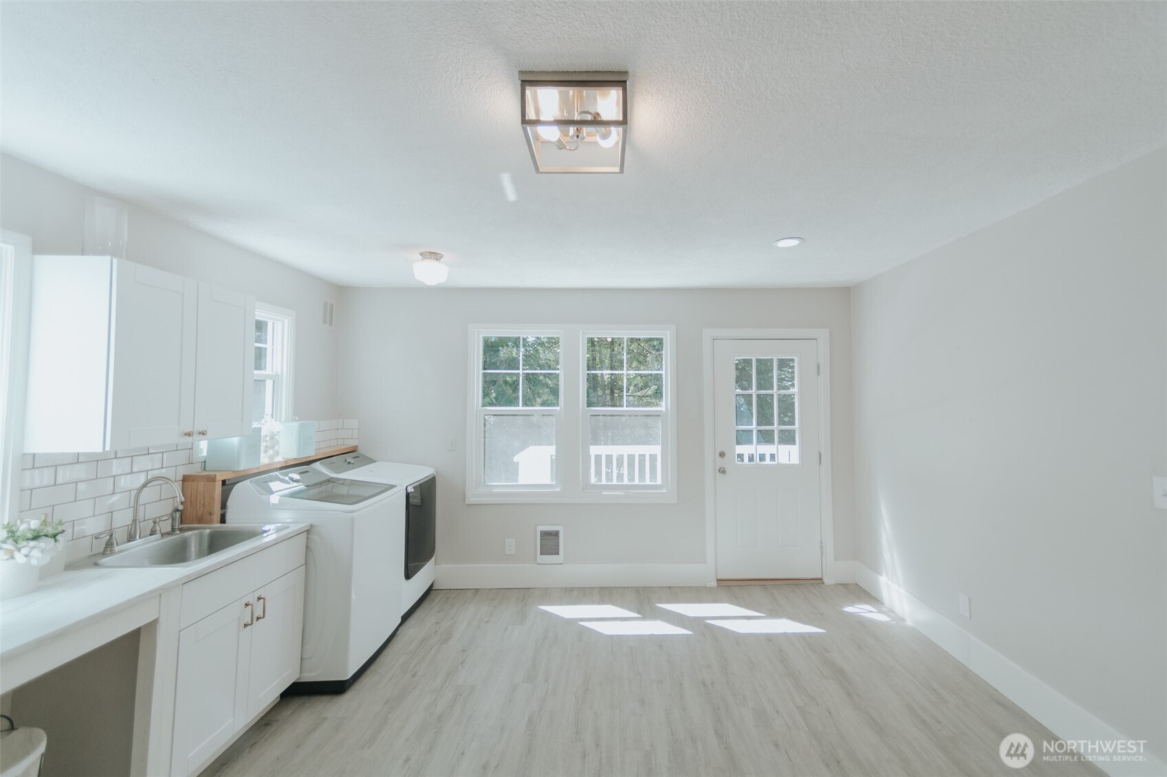 1325 Southwest 120th Street Burien, WA 98146 - Photo 18 of 40