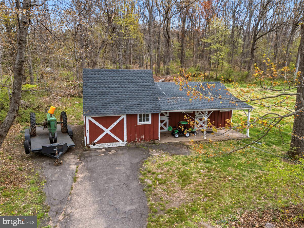41 Porters Mill Road Pottstown, PA 19465 - Photo 14 of 37 Studio space