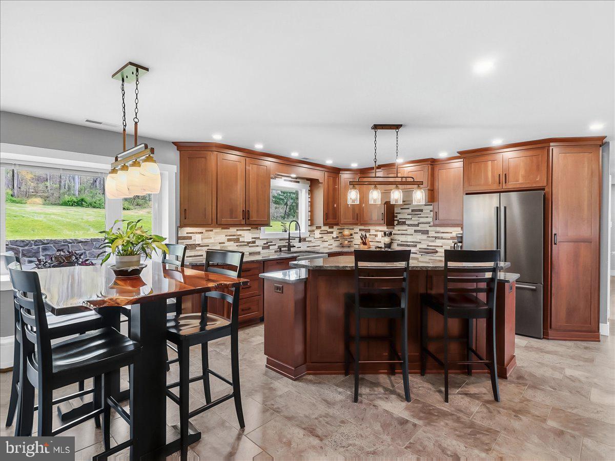 41 Porters Mill Road Pottstown, PA 19465 - Photo 3 of 37 Black stainless Bosch appliances