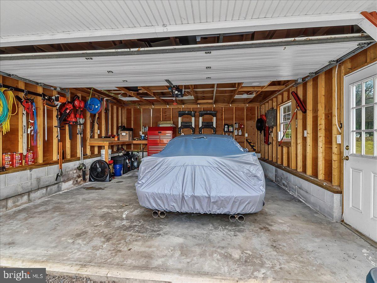 41 Porters Mill Road Pottstown, PA 19465 - Photo 32 of 37 Detached garage