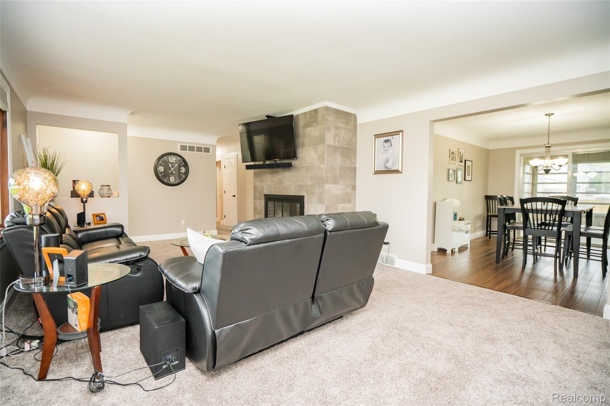32206 Schoenherr Road Warren, MI 48088 - Photo 11 of 31 DSC00804.jpg