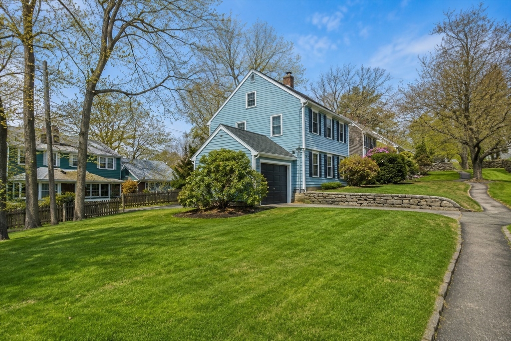159 Payson Road Chestnut Hill, MA 02467 - Photo 7 of 39