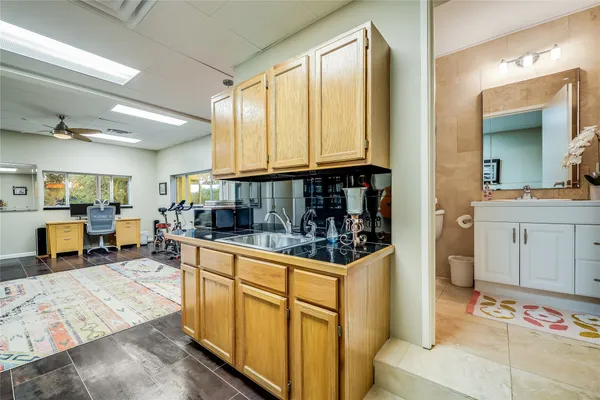 $1,200,000 | 20505 Genessee Cove, Lago Vista, TX 78645