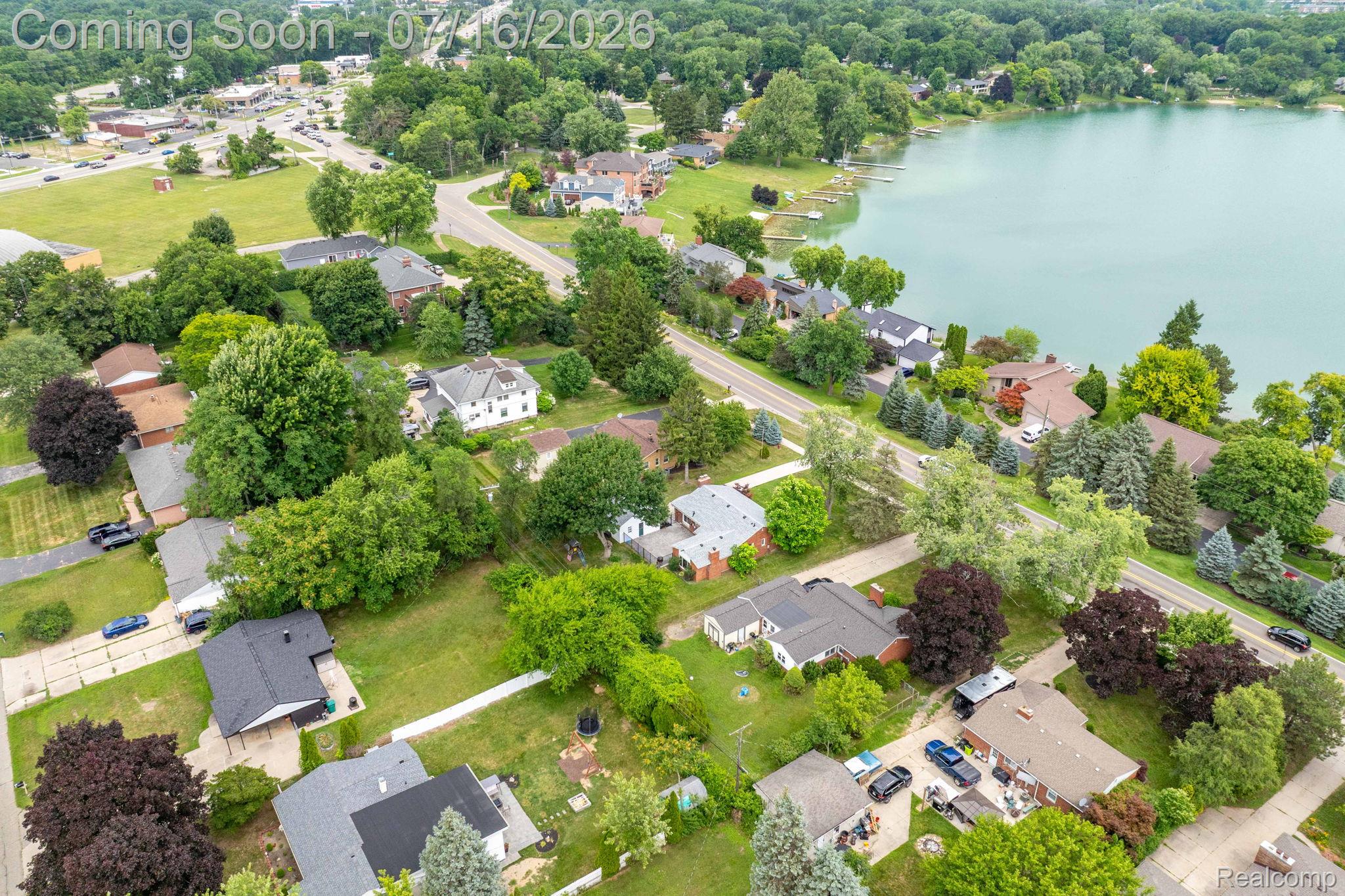 2118 Middlebelt Road West Bloomfield, MI 48324 - Photo 50 of 54 64-web-or-mls-Edited-64.jpg