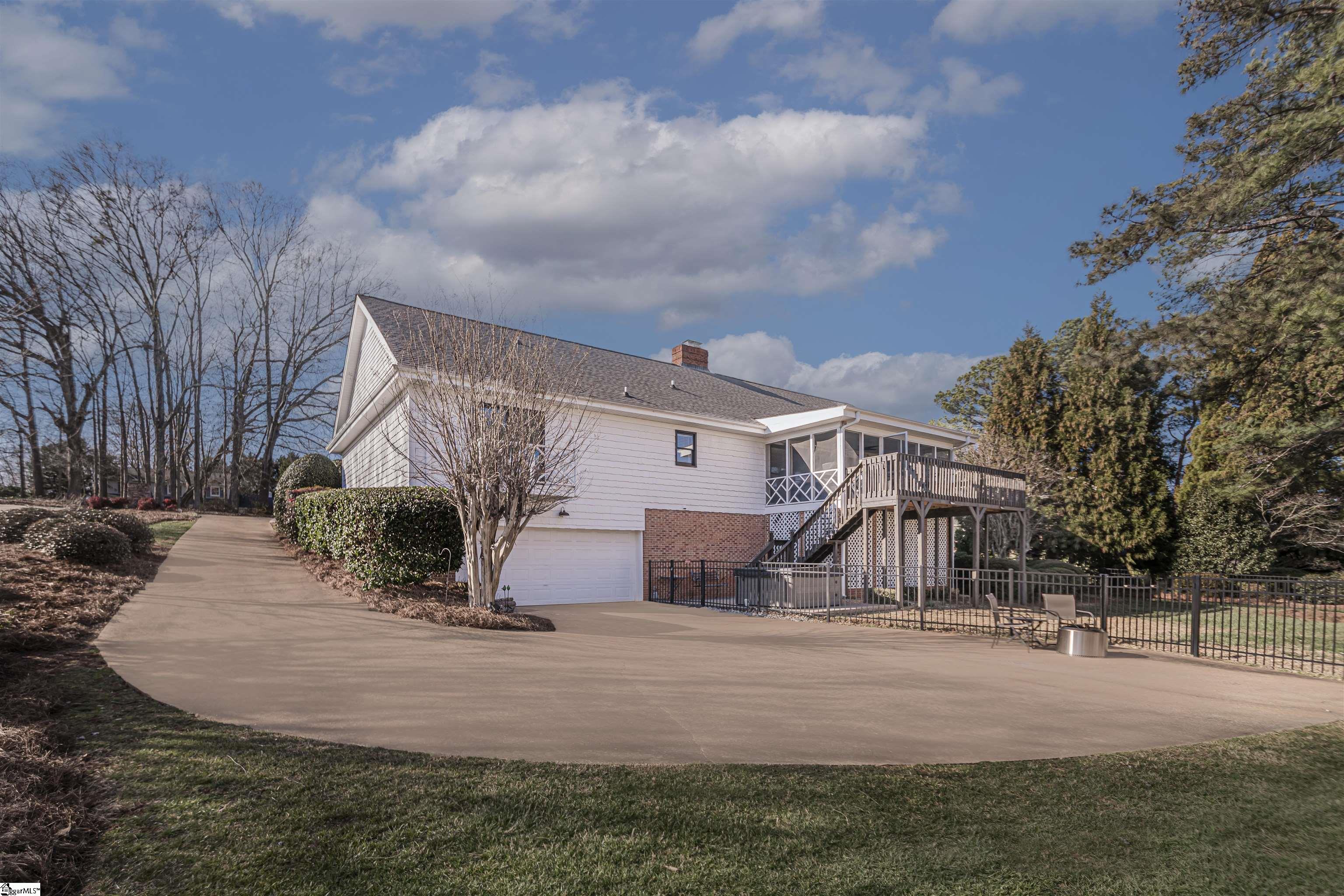 204 Muirfield Drive Easley, SC 29642 - Photo 4 of 41