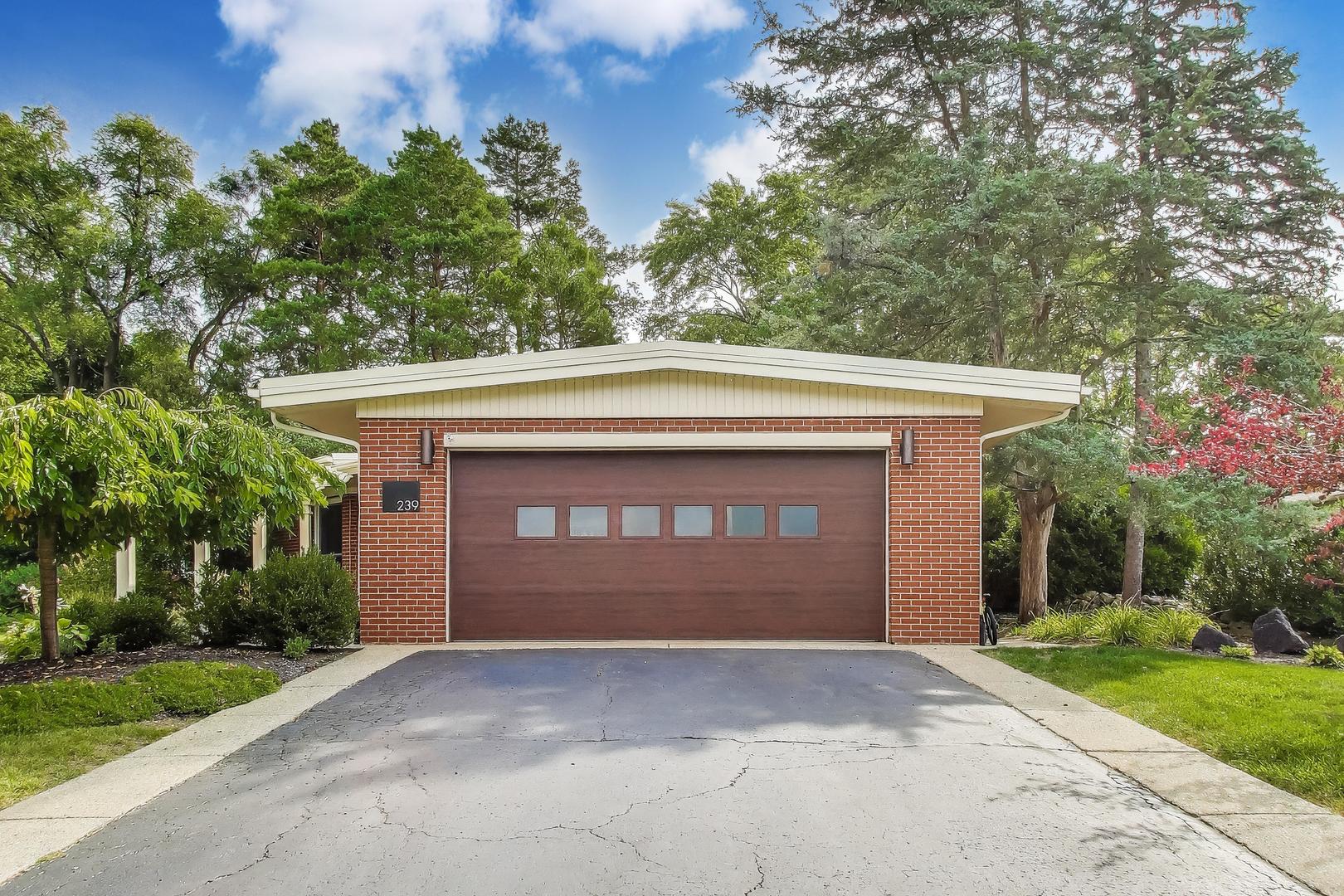 239 Beverly Road Barrington, IL 60010 - Photo 3 of 35