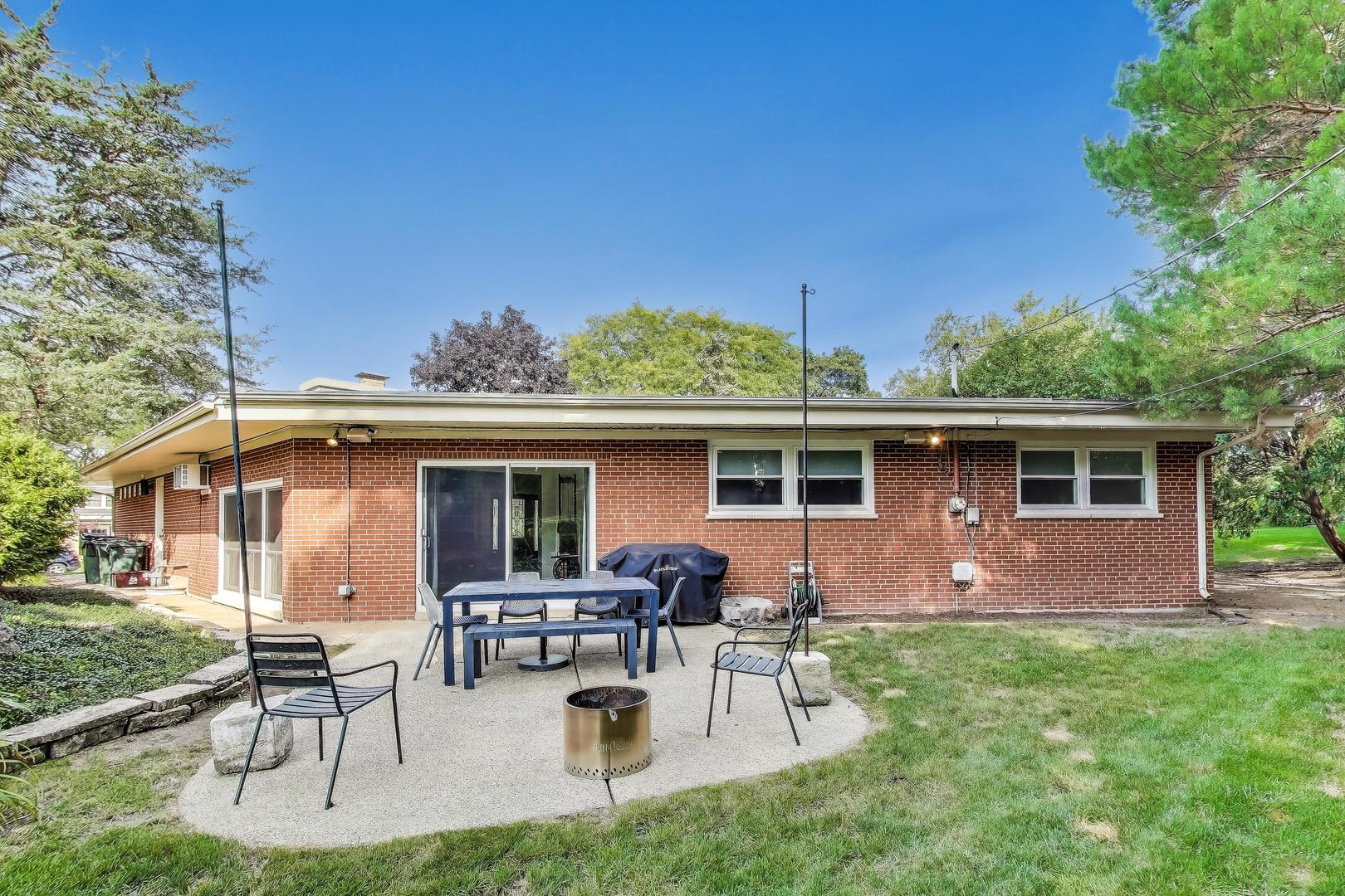 239 Beverly Road Barrington, IL 60010 - Photo 31 of 35