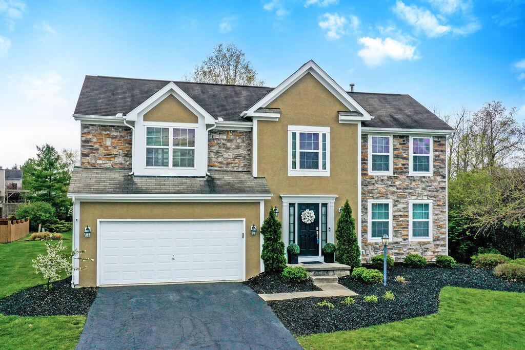 7882 Maple Run Lane Powell, OH 43065 - Photo 1 of 59 7882MapleRunLaneExt_Hommati102(1)