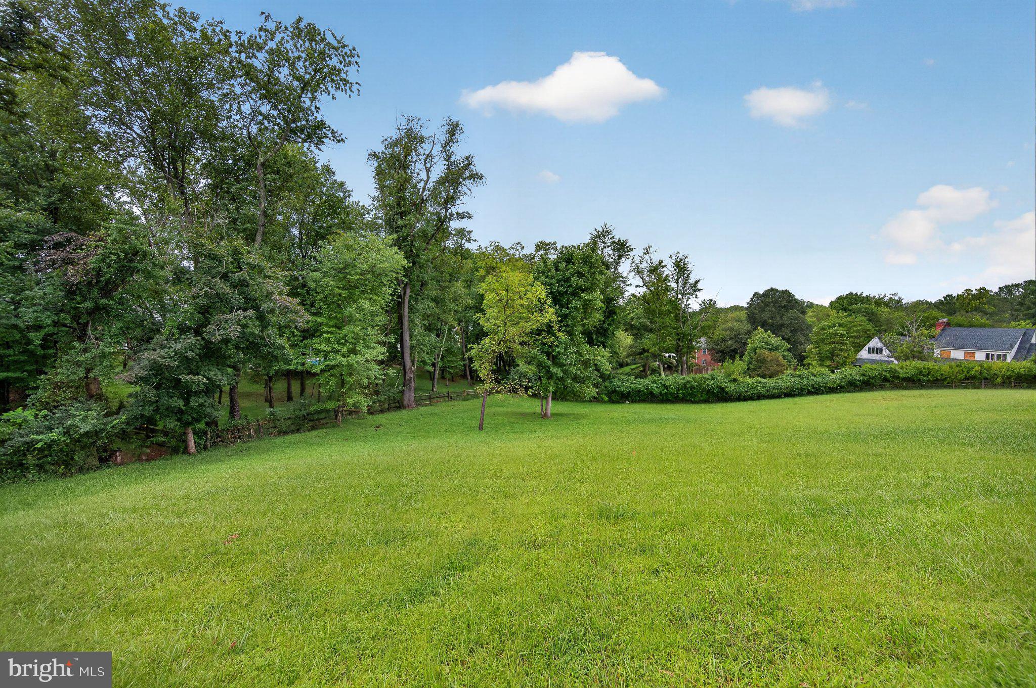 10022 Colvin Run Road Great Falls, VA 22066 - Photo 12 of 16 Gallery Image 12