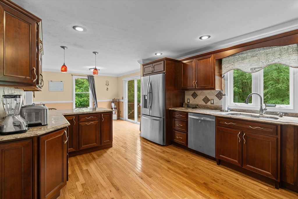 96 Paxton Road Holden, MA 01520 - Photo 5 of 41 Gallery Image 5