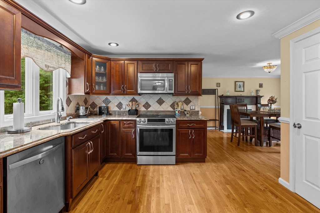 96 Paxton Road Holden, MA 01520 - Photo 6 of 41 Gallery Image 6