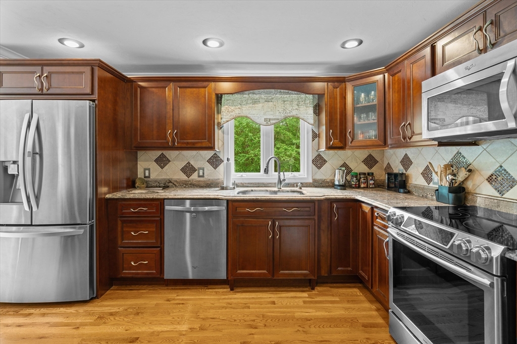 96 Paxton Road Holden, MA 01520 - Photo 7 of 41 Gallery Image 7