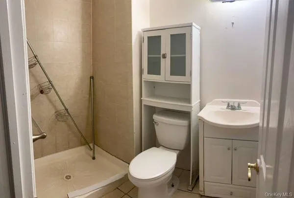 $825,000 | 6 13th Street, Selden, NY 11784