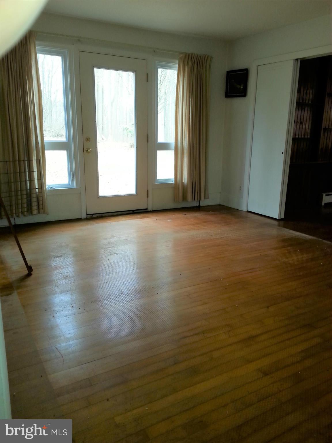 1273 Boyd Road Street, MD 21154 - Photo 17 of 27 Dining Room