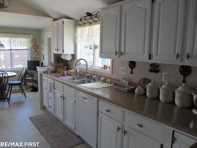 6004 Lakeshore Road Fort Gratiot, MI 48059 - Photo 17 of 33