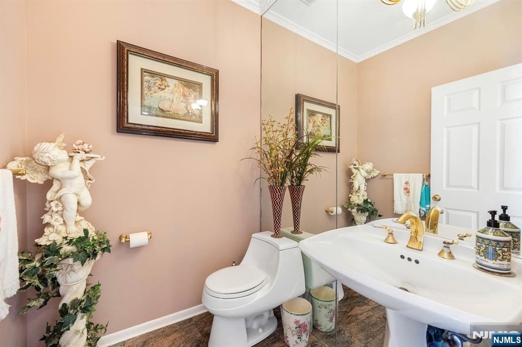 163 Rutherford Road Mahwah, NJ 07430 - Photo 9 of 47 Gallery Image 9