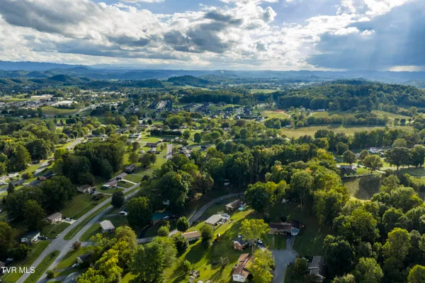 $279,900 | 317 Rosemary Lane, Piney Flats, TN 37686