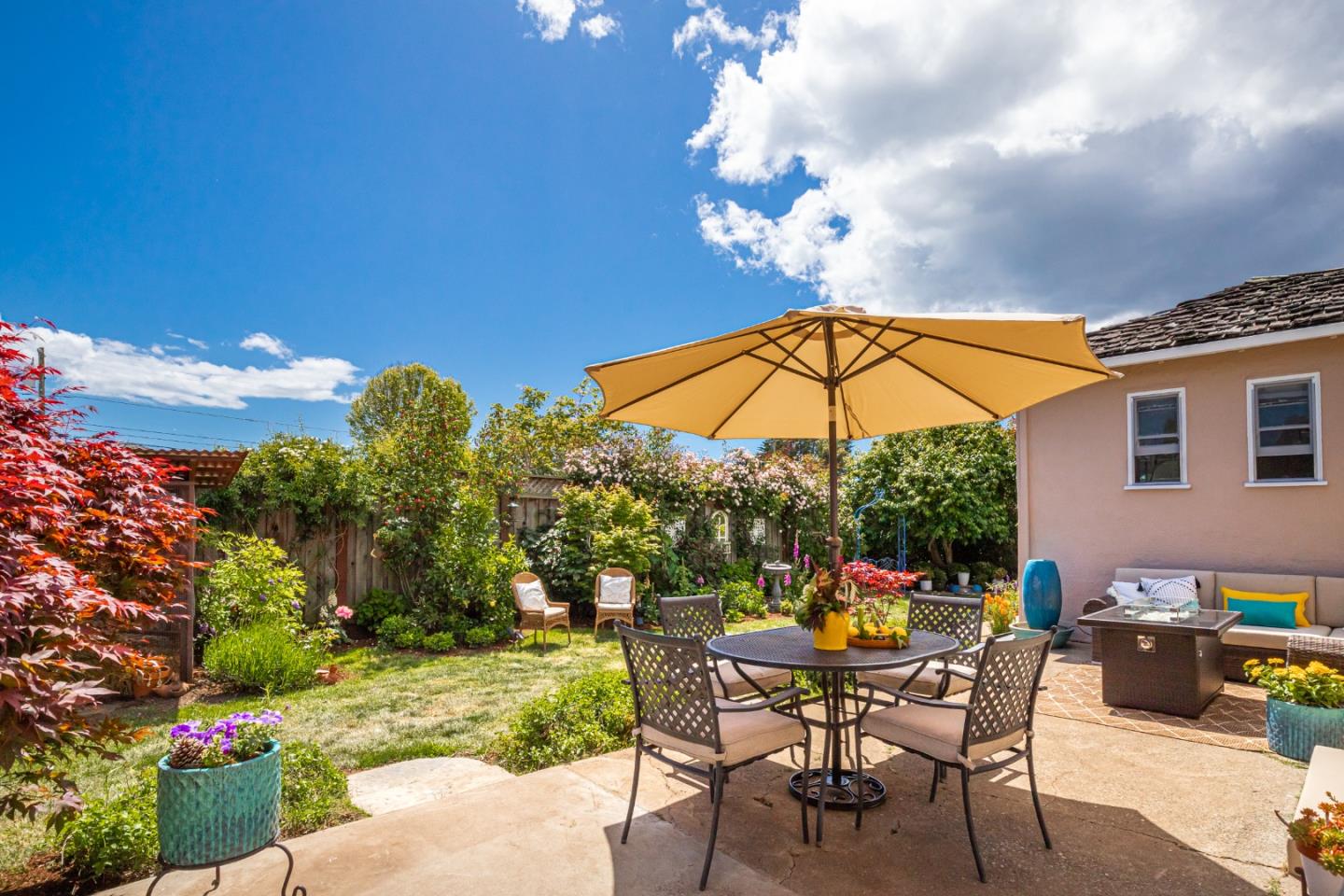 337 Hillcrest Drive Aptos, CA 95003 - Photo 20 of 31 a table and chairs in patio of the house