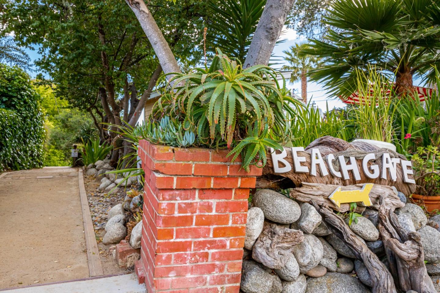 337 Hillcrest Drive Aptos, CA 95003 - Photo 28 of 31 a view of outdoor space with seating area