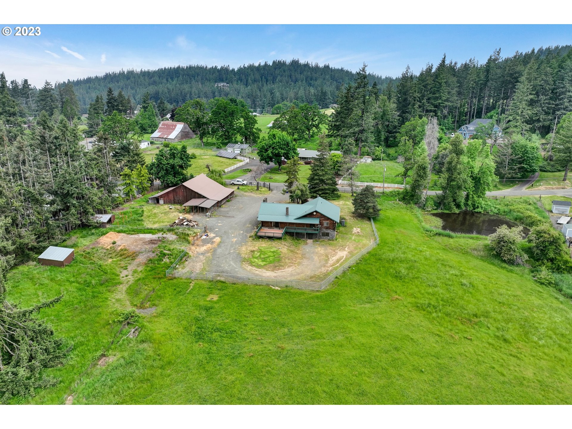 17080 South Holcomb Road Oregon City, OR 97045 - Photo 1 of 47