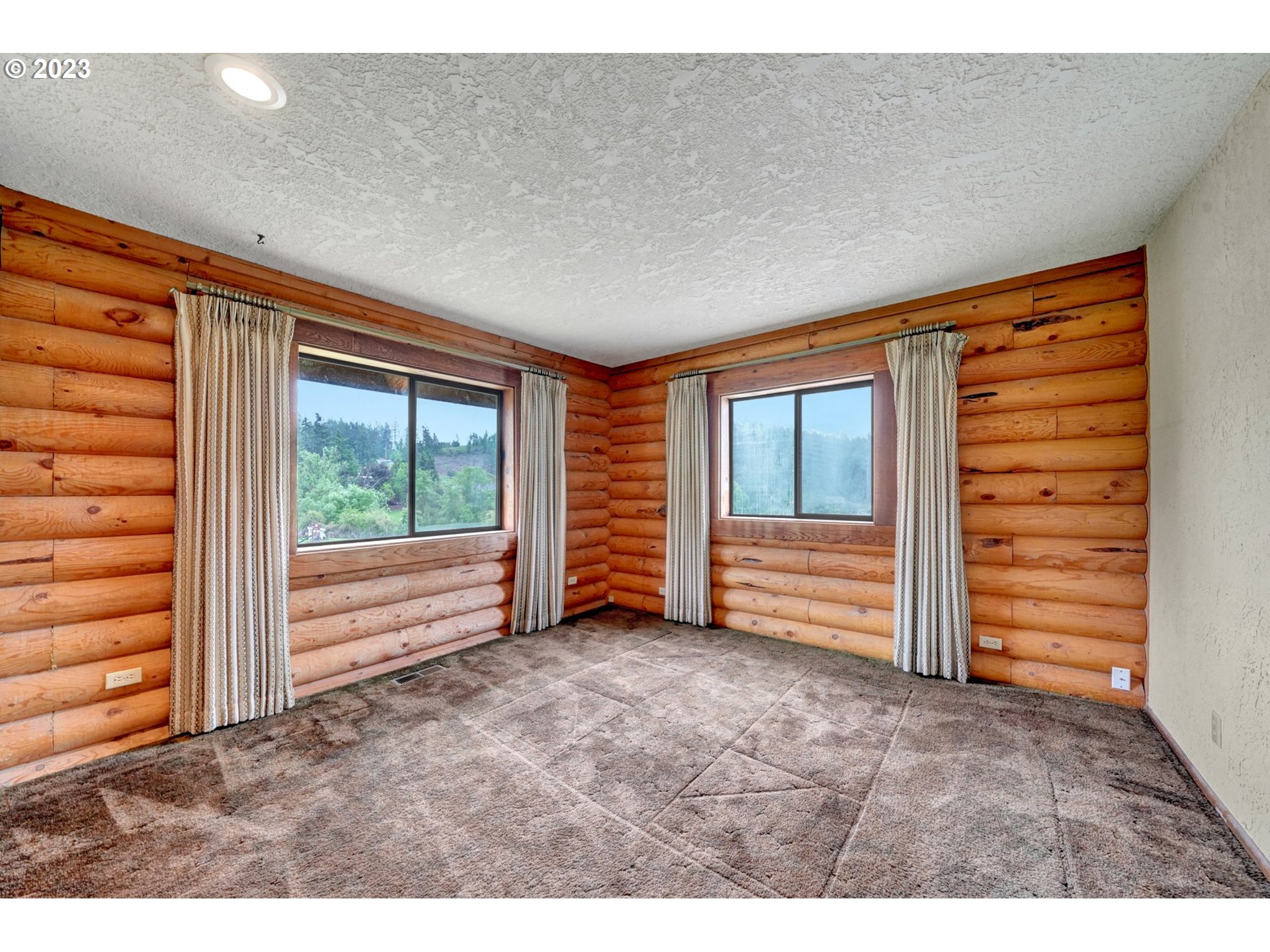 17080 South Holcomb Road Oregon City, OR 97045 - Photo 16 of 47 Bathroom