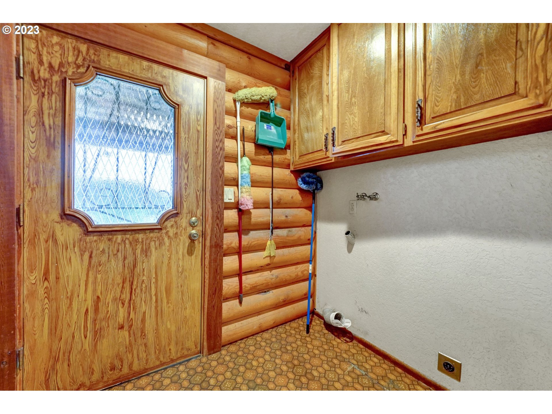 17080 South Holcomb Road Oregon City, OR 97045 - Photo 17 of 47 Bedroom