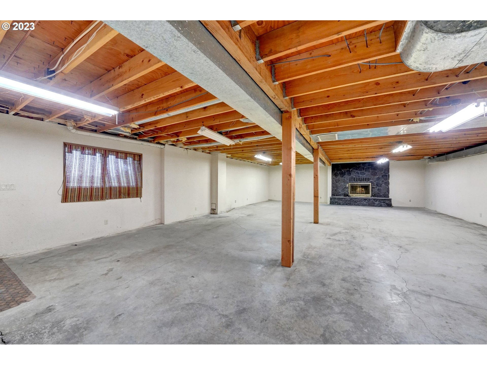 17080 South Holcomb Road Oregon City, OR 97045 - Photo 18 of 47 Laundry