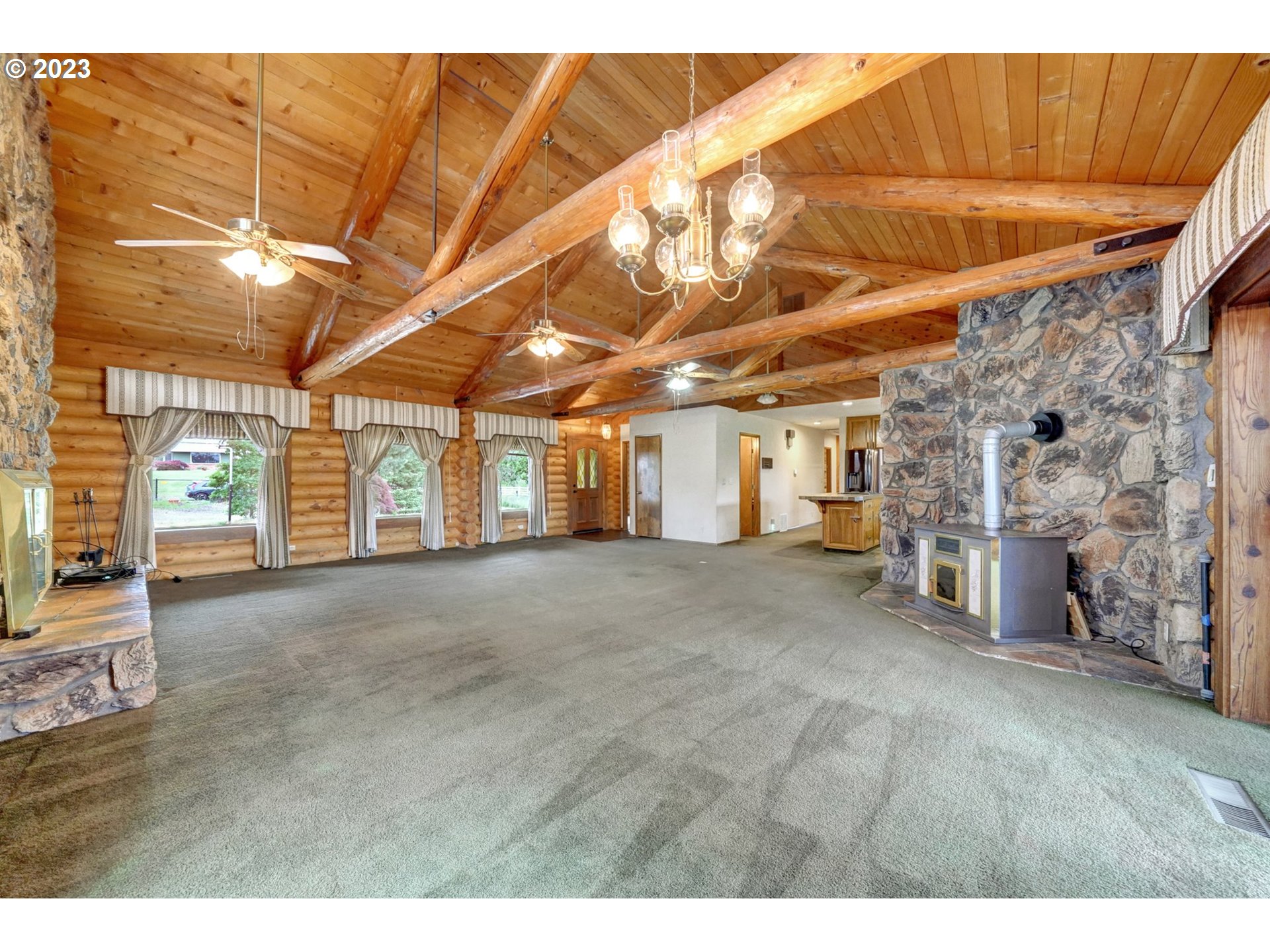 17080 South Holcomb Road Oregon City, OR 97045 - Photo 5 of 47