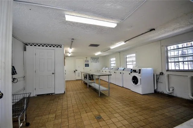 $1,250 | 9109 West Hillsborough Avenue, Unit J207, Tampa, FL 33615