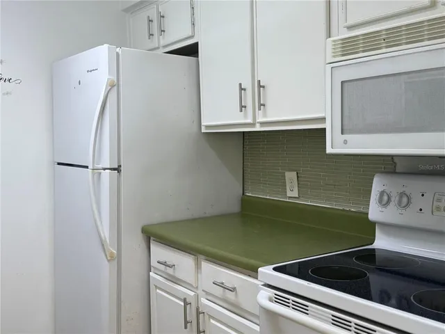 $1,250 | 9109 West Hillsborough Avenue, Unit J207, Tampa, FL 33615