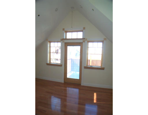 31 Holyoke Road, Unit B Somerville, MA 02144 - Photo 5 of 8 Gallery Image 5