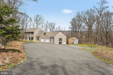 $579,900 | 33 Edgewood Road, Boyertown, PA 19512