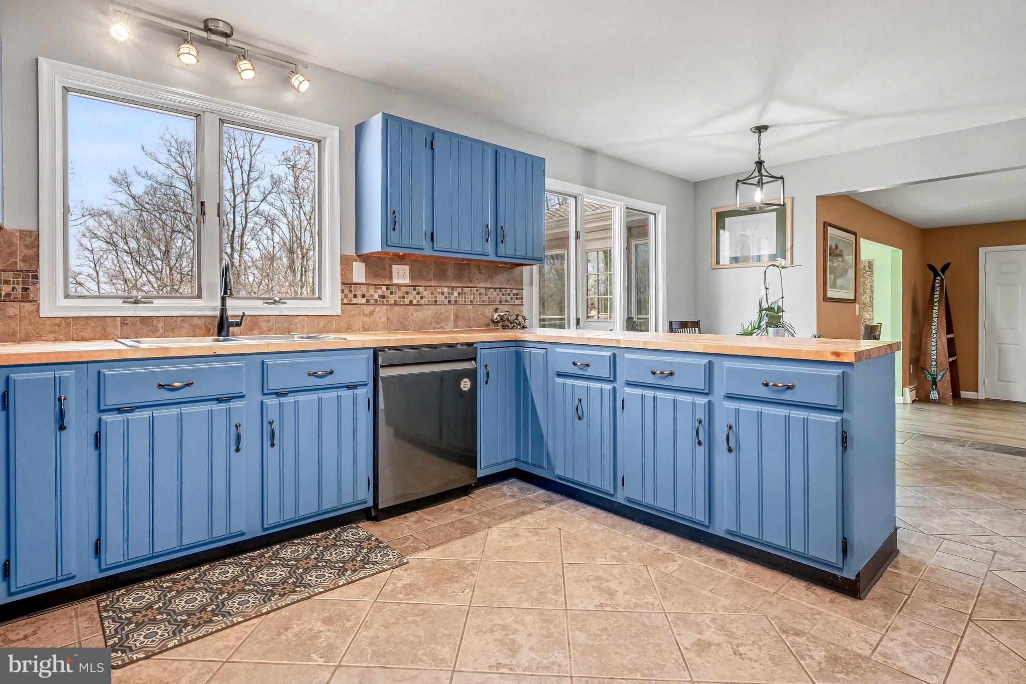 33 Edgewood Road Boyertown, PA 19512 - Photo 12 of 53 Kitchen