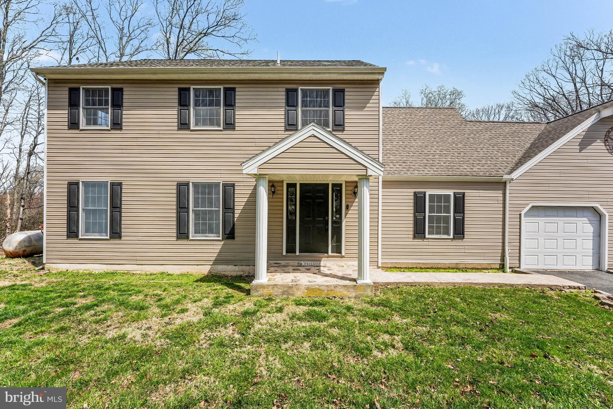 33 Edgewood Road Boyertown, PA 19512 - Photo 5 of 53 Front