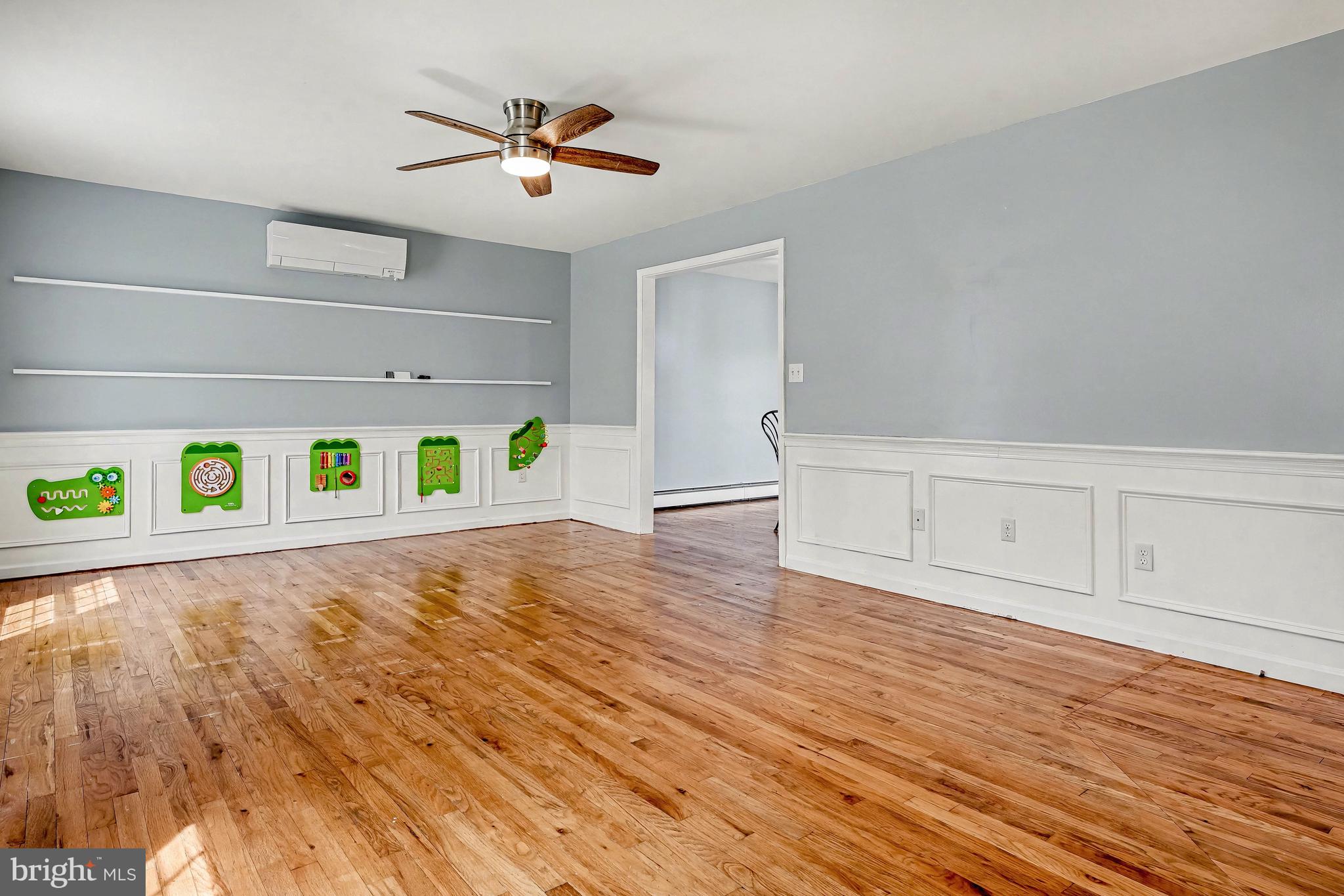 33 Edgewood Road Boyertown, PA 19512 - Photo 8 of 53 Living Room