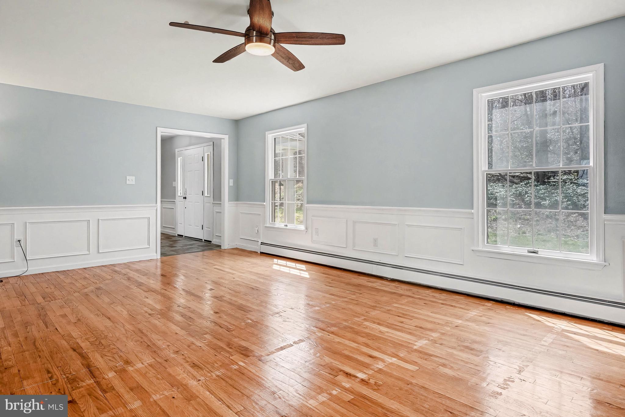 33 Edgewood Road Boyertown, PA 19512 - Photo 9 of 53 Living Room