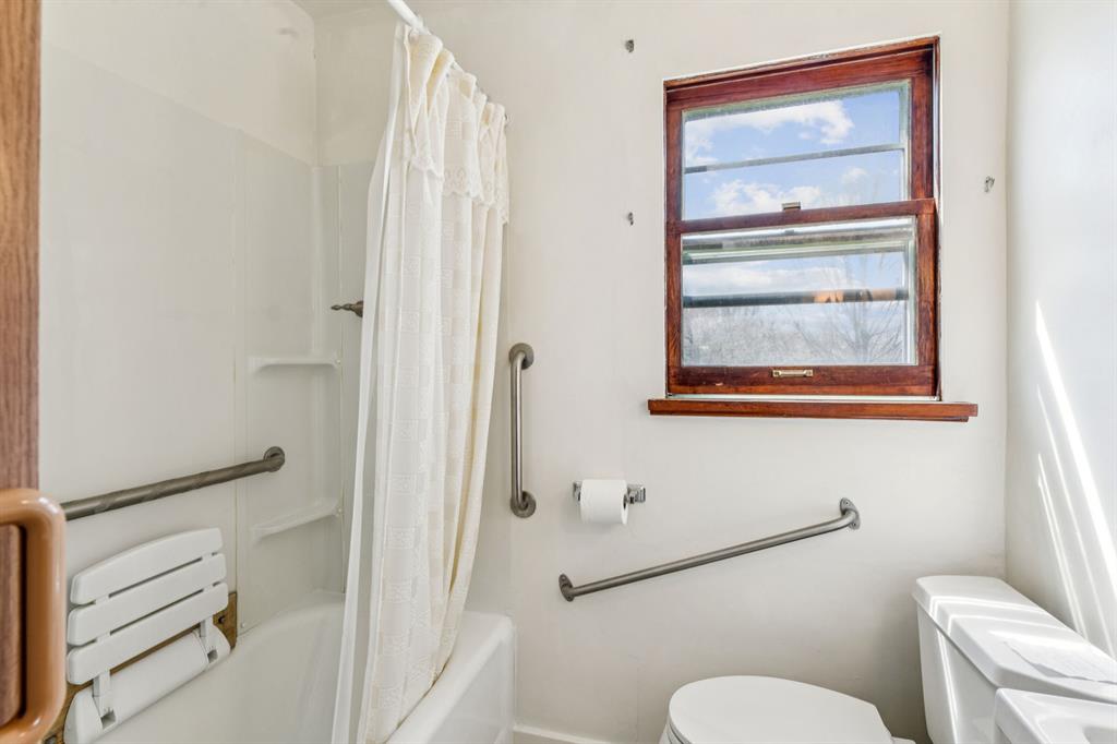 1173 Harmony Road Baden, PA 15005 - Photo 11 of 46