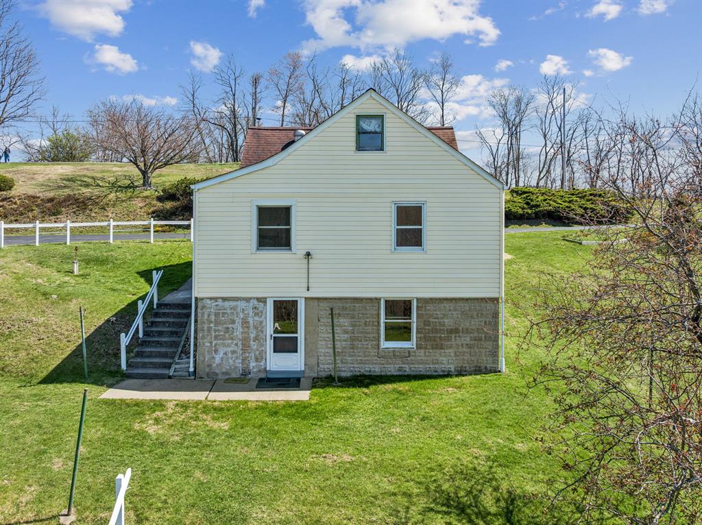1173 Harmony Road Baden, PA 15005 - Photo 4 of 46