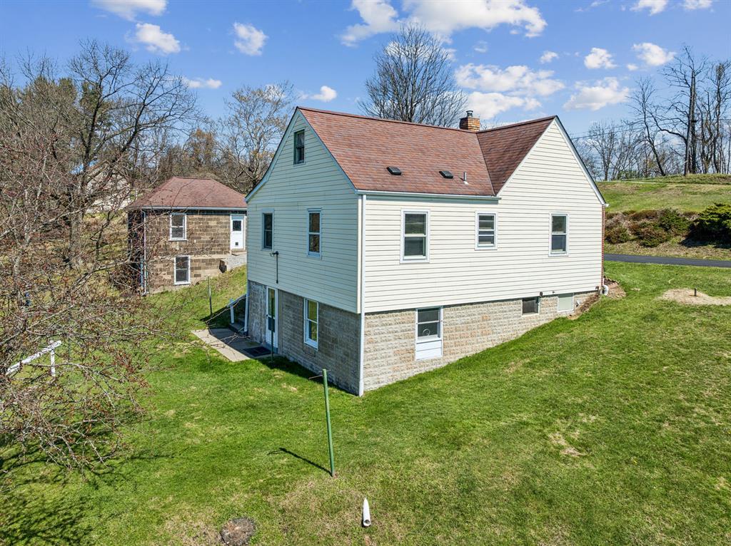 1173 Harmony Road Baden, PA 15005 - Photo 5 of 46